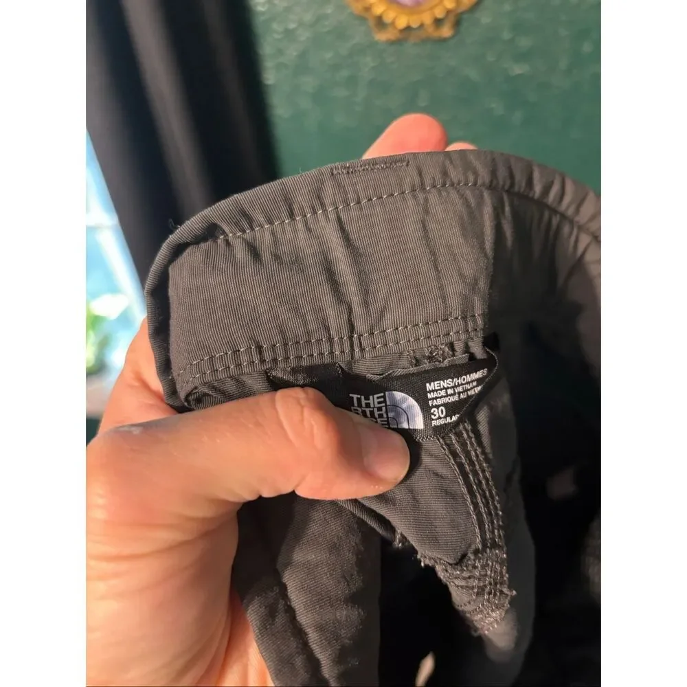 The North Face Men’s Gray Nylon Shorts Sz 30